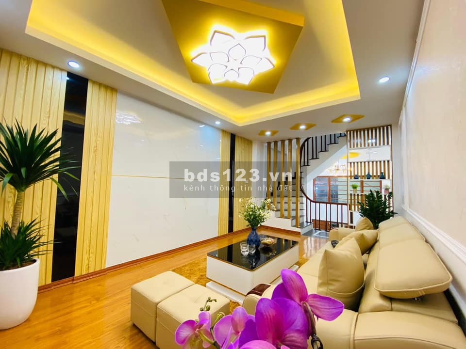 Bán nhà riêng nhà đẹp lonh lanh - Ngõ rộng thoáng - Gần hồ - Thông sổ đẹp, tặng hết nội thất