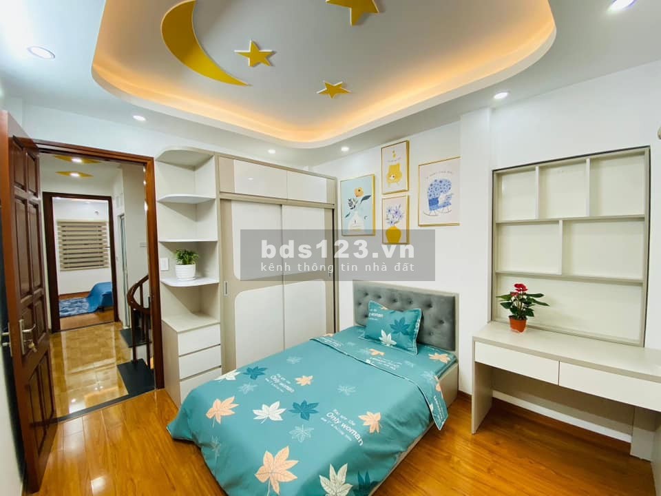 Bán nhà riêng nhà đẹp lonh lanh - Ngõ rộng thoáng - Gần hồ - Thông sổ đẹp, tặng hết nội thất