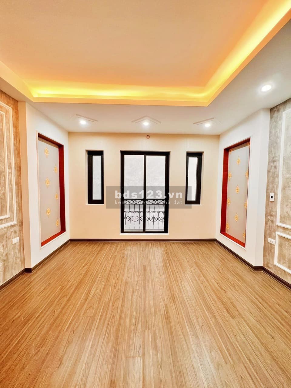 Bán nhà gấp nhỉnh 6tỷ 38m2 ngõ oto thang máy trung tâm Hai Bà Trưng, ngập tràn tiện ích.
