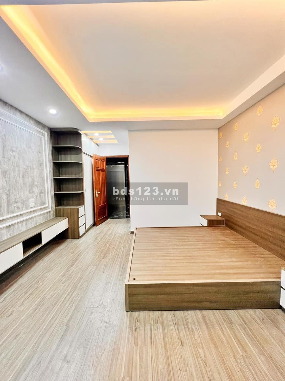 Bán nhà gấp nhỉnh 6tỷ 38m2 ngõ oto thang máy trung tâm Hai Bà Trưng, ngập tràn tiện ích.