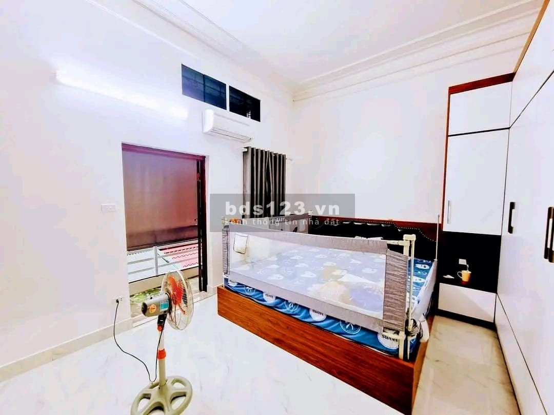 Bán nhà riêng trung tâm quận ngõ thông gần phố gàn ô tô nhà mới MT 5,5m - 53m - 5 tầng nội thất xịn