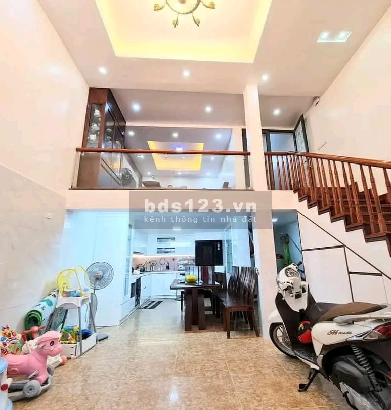 Bán nhà riêng trung tâm quận ngõ thông gần phố gàn ô tô nhà mới MT 5,5m - 53m - 5 tầng nội thất xịn