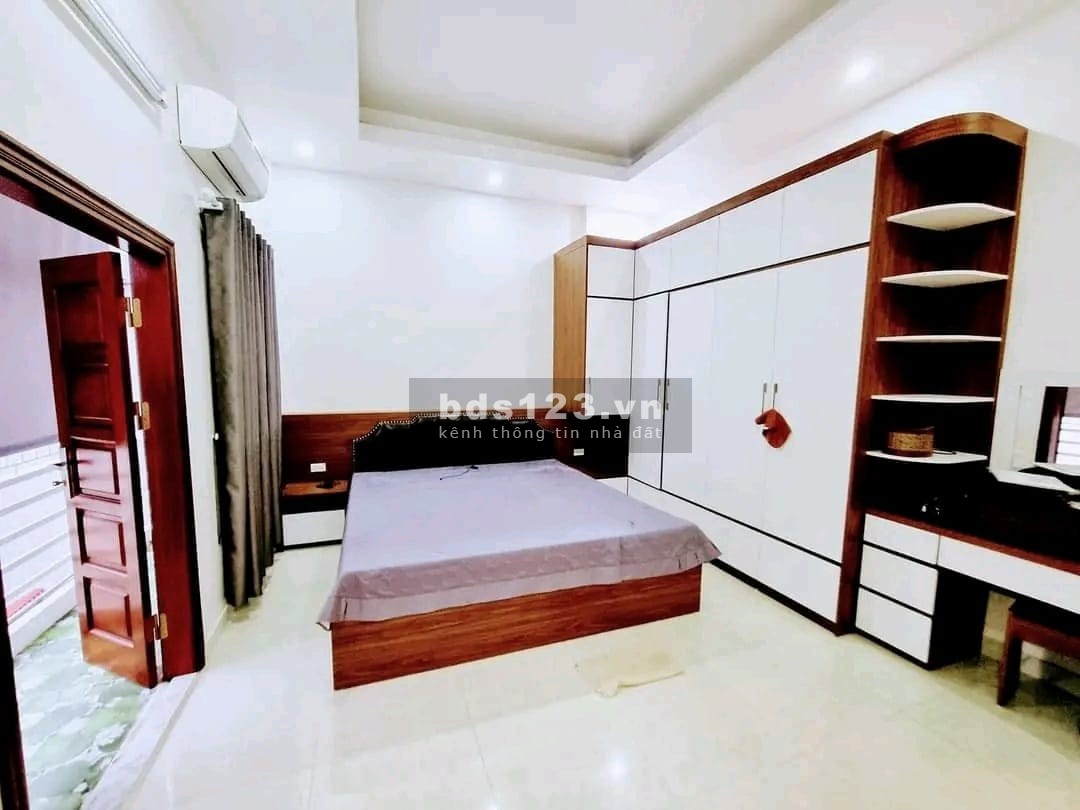 Bán nhà riêng trung tâm quận ngõ thông gần phố gàn ô tô nhà mới MT 5,5m - 53m - 5 tầng nội thất xịn