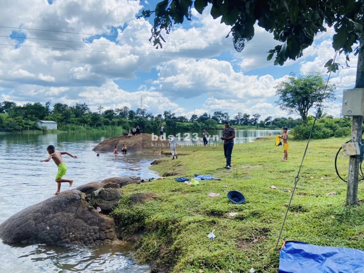 Bán lô đất 6x95 view hồ đường nhựa 8m trung tâm thị xã Nghĩa Hưng