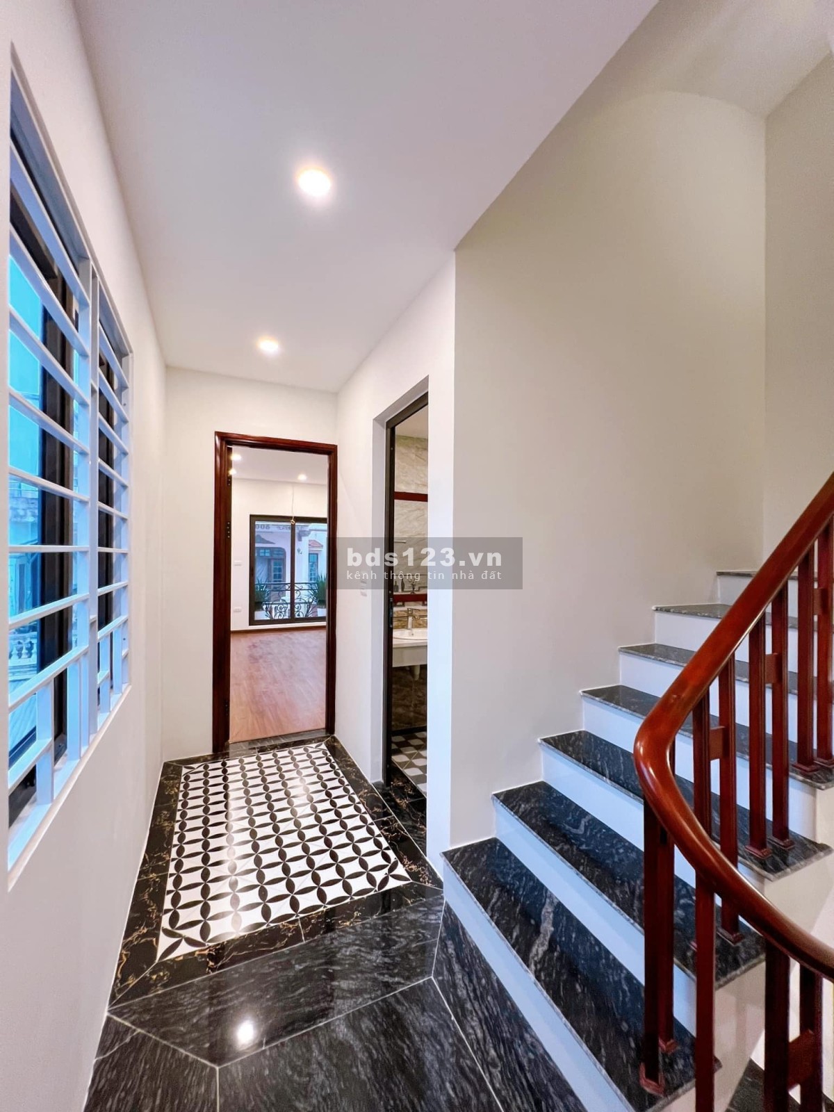 Bán nhà Ngọc Thụy - Long Biên - Kinh doanh - Ngõ ô tô, 45m2- 5 tầng - 3tỷ6