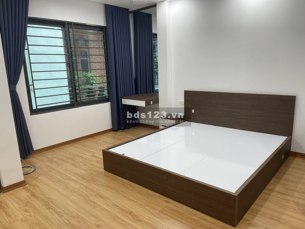 Bán nhà mặt phố - Ô tô tránh - Kinh doanh đỉnh - 5 tầng x MT 4.4M