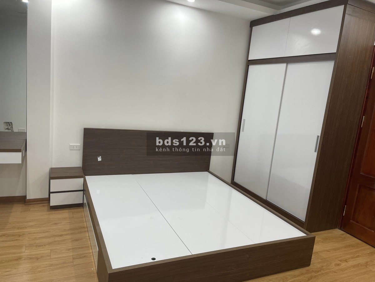 Bán nhà mặt phố - Ô tô tránh - Kinh doanh đỉnh - 5 tầng x MT 4.4M