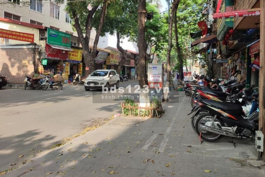 Chính chủ bán nhà mặt ngõ Đội Cấn gần Lăng Bác giá 25,5 tỷ, 220m. MT 11m, có thể bán 1/2