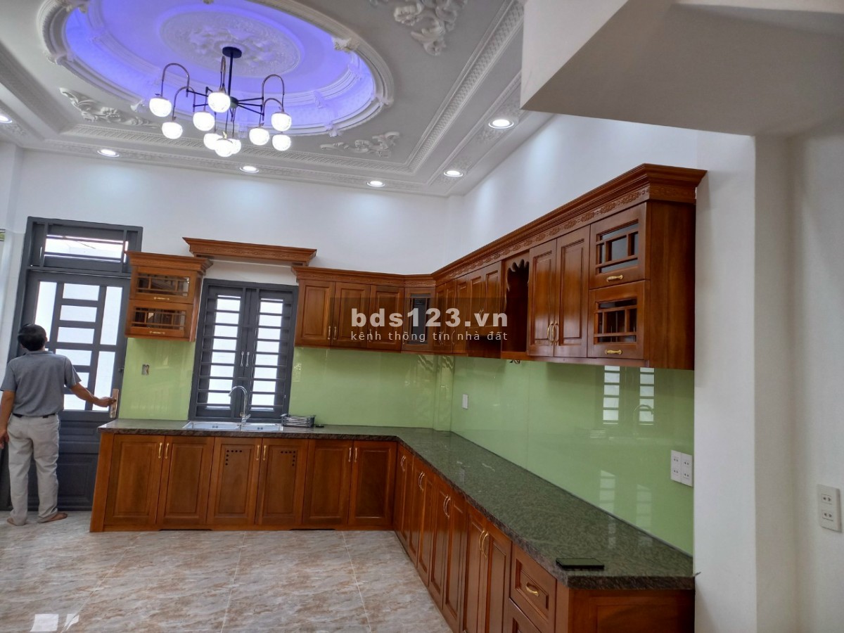Chính chủ kẹt ngân hàng đang cần bán căn nhà vừa hoàn thiện