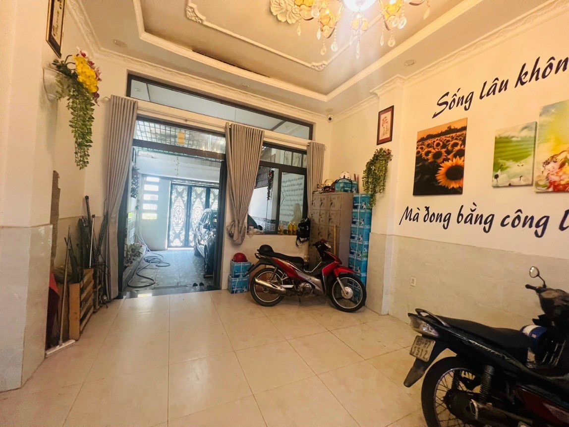 Cần bán nhà mặt tiền trệt 3 lầu, sân thượng đường thông 3 ô tô Linh Trung, Thủ Đức