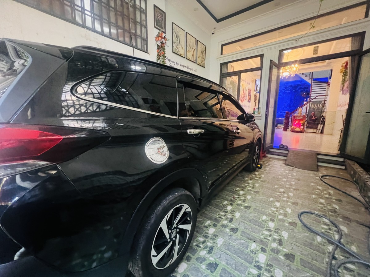 Cần bán nhà mặt tiền trệt 3 lầu, sân thượng đường thông 3 ô tô Linh Trung, Thủ Đức