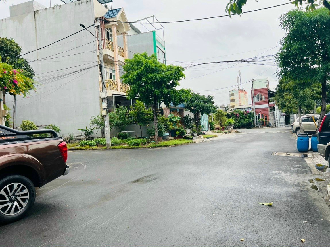 Bán nhà mặt tiền trệt, 3 lầu KDC Vạn Xuân, nhà kiên cố ở ngay 6.4 tỷ/77m2