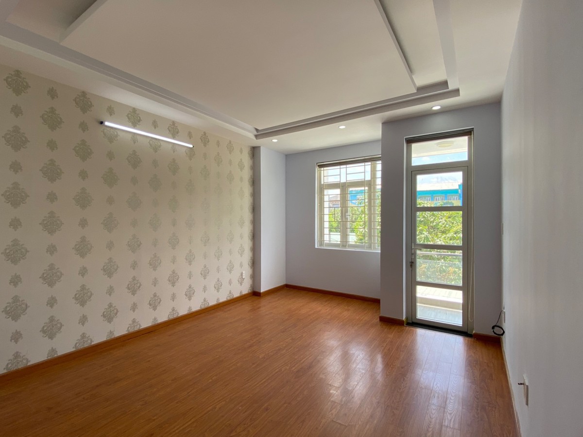 Bán nhà mặt tiền trệt, 3 lầu KDC Vạn Xuân, nhà kiên cố ở ngay 6.4 tỷ/77m2