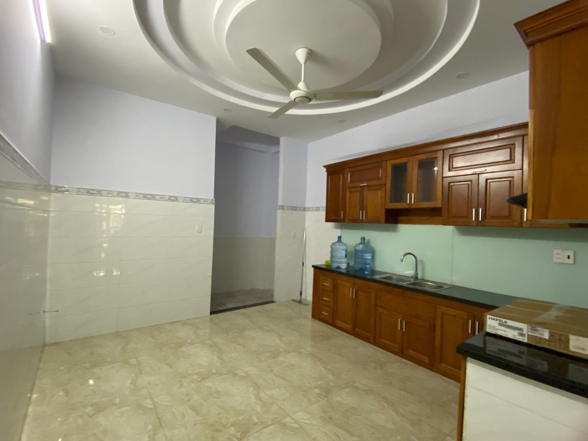 Bán nhà mặt tiền trệt, 3 lầu KDC Vạn Xuân, nhà kiên cố ở ngay 6.4 tỷ/77m2