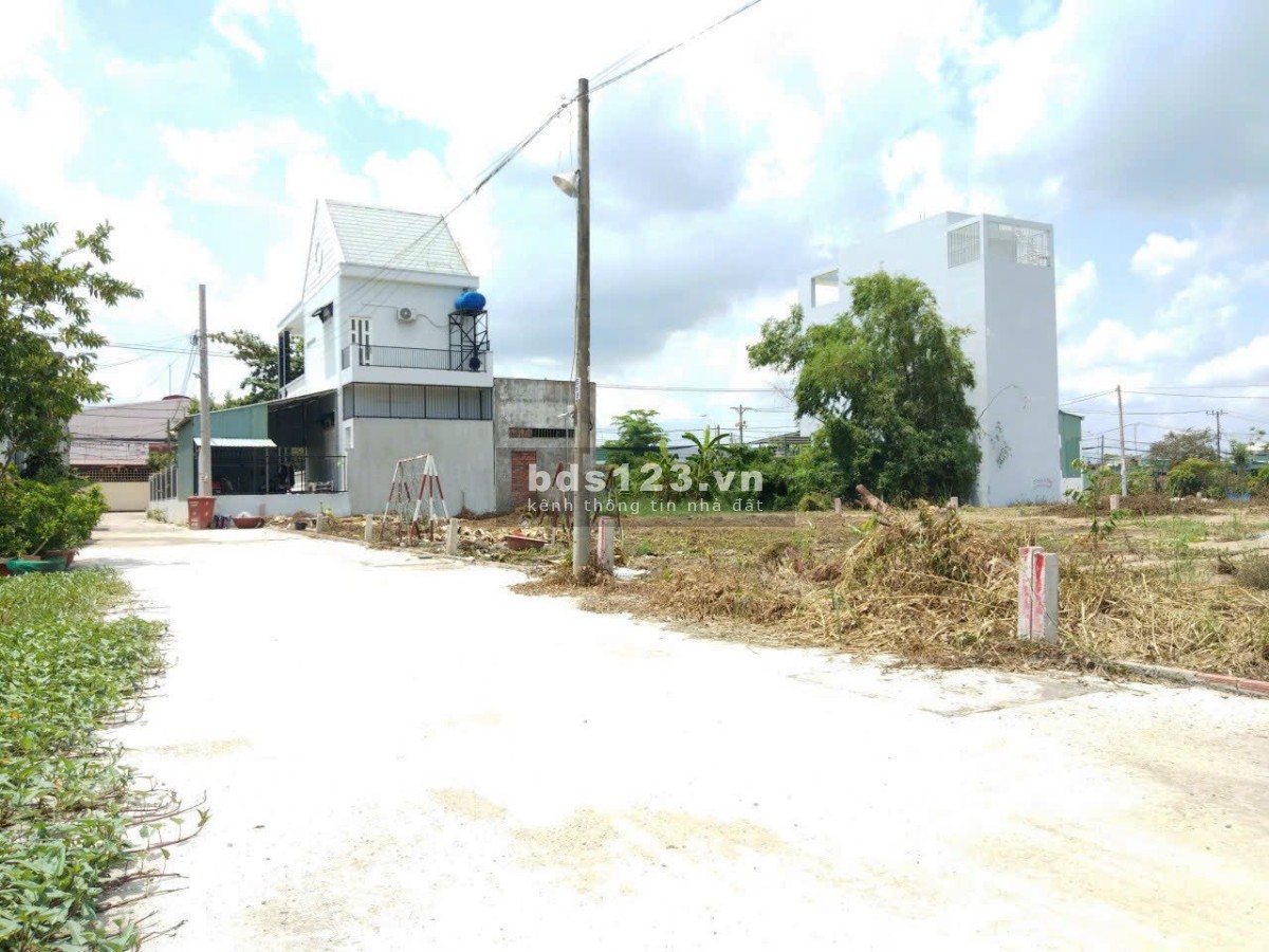 Bán đất ngộp sổ sẵn 5X17 đường Đoàn Nguyễn Tuấn Quy Đức - Bình Chánh.