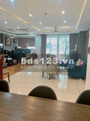 Bán căn hộ chung cư Sky Center 139m2 Phổ Quang 2PN Tầng 6 siêu đẹp