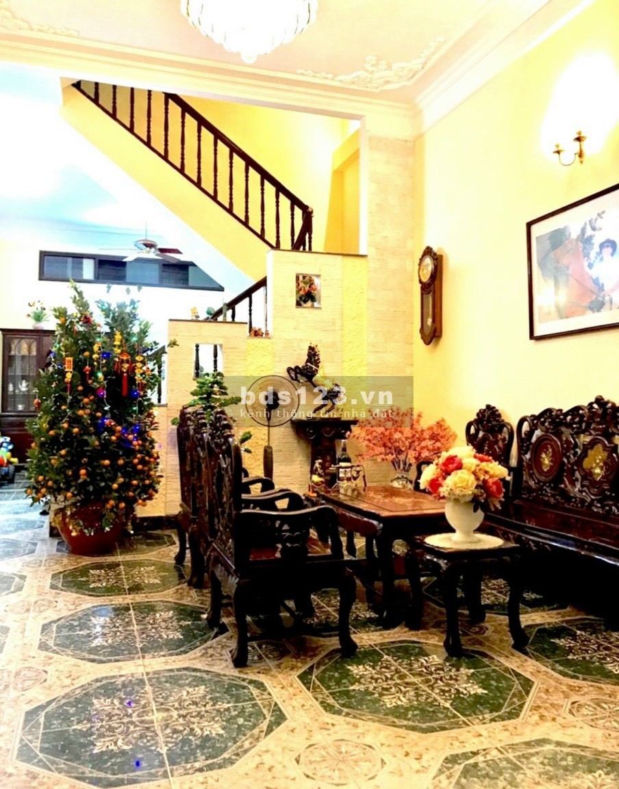 Bán nhà Đống Đa, phố Chùa Láng. Dt 52m, 4T, MT 4.6m, 16Tỷ.Ôtô tránh, KDoanh, Gần hồ ở sướng, An Sinh