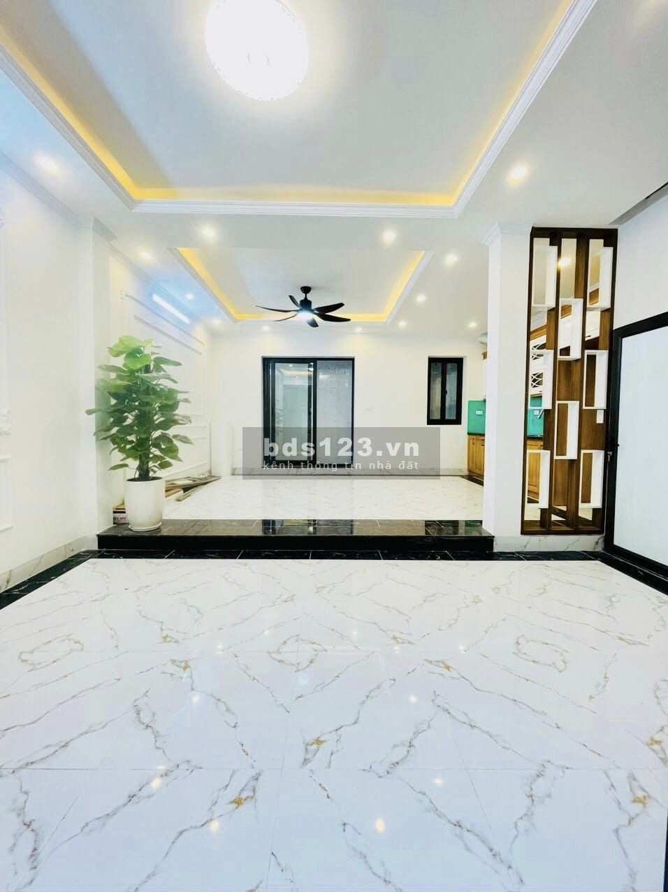 Bán nhà khu VIP ngã tư Sở - Nhà mới đẹp mặt tiền rộng - 2 thoáng trước sau - Khu hiếm nhà bán.