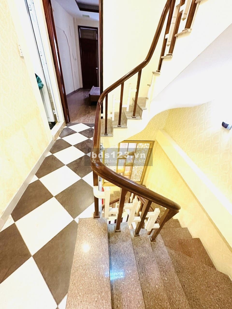 Nhà 4 tỷ Phố Lụa - Hà Đông mặt ngõ ô tô, kinh doanh, nở hậu cực đẹp 4 tầng 38m2
