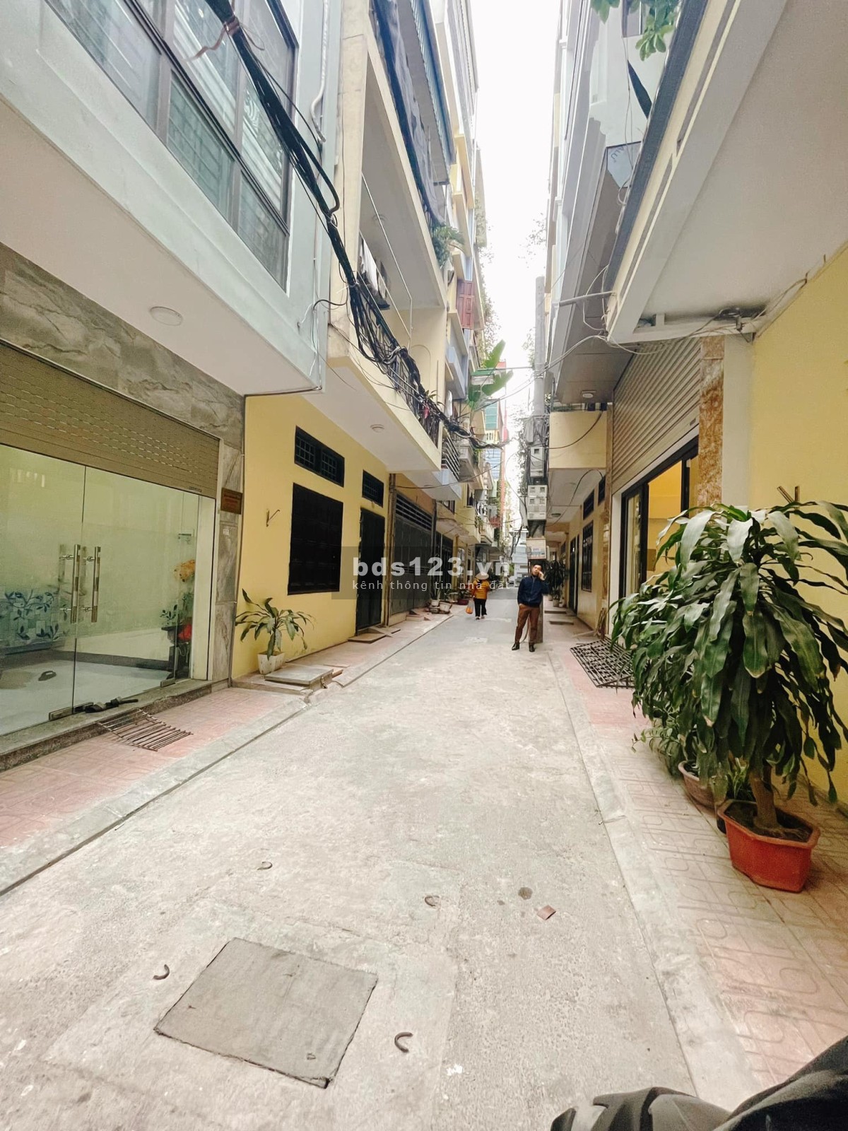 Bán nhà riêng khi VIP - Phân lô cán bộ, vỉa hẻ - Lô góc nở hậu - Full nội thất - Lung linh ở luôn