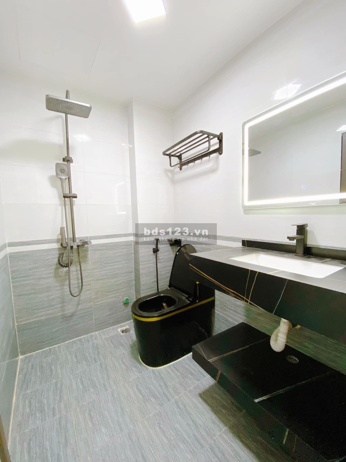 Bán nhà riêng khi VIP - Phân lô cán bộ, vỉa hẻ - Lô góc nở hậu - Full nội thất - Lung linh ở luôn