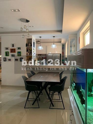 Bán căn hộ chung cư Sky Center 139m2 Phổ Quang 2PN Tầng 6 siêu đẹp
