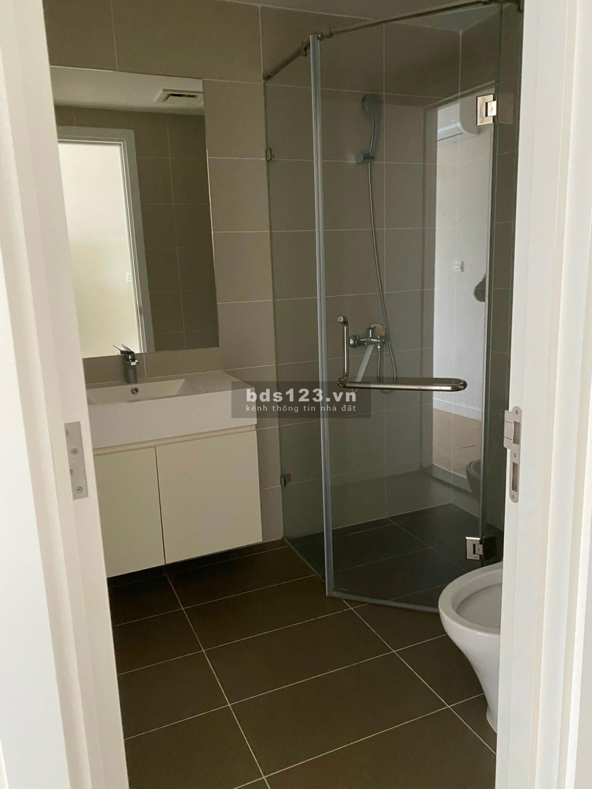 Bán chung cư gần Ngoại giao đoàn, Võ Chí Công 101 m2, 3 pn