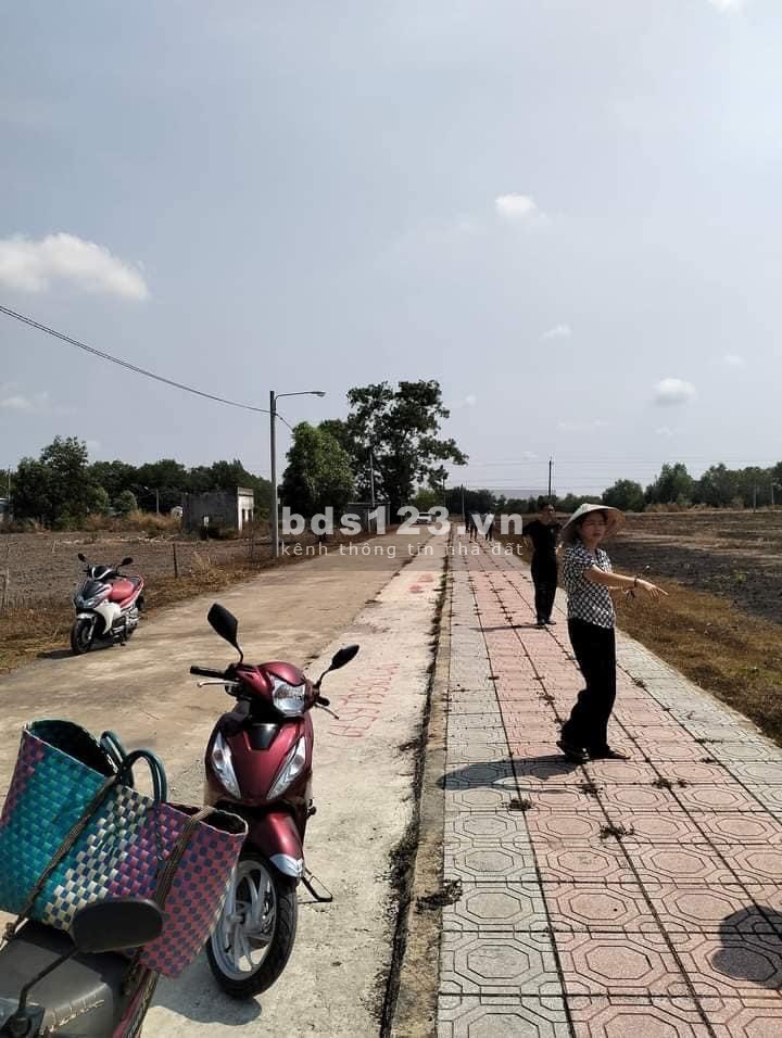 Bán đất nền Chơn Thành, cách mặt tiền DT756 đúng 100m