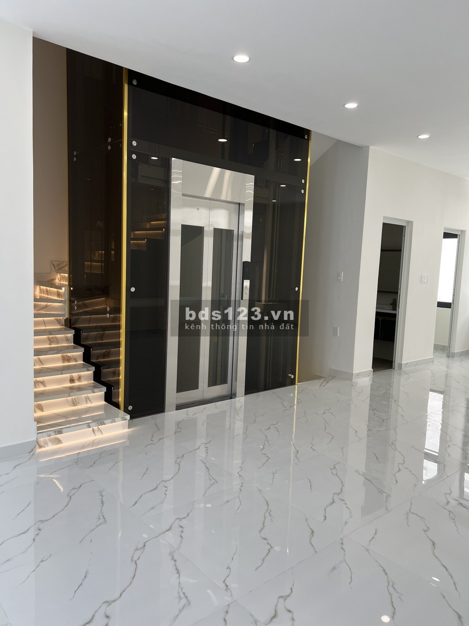 Liền kề nguyên căn 126m2 1 trệt hoàn thiện gần công viên, Vincom và trường học liên cấp Vinschool