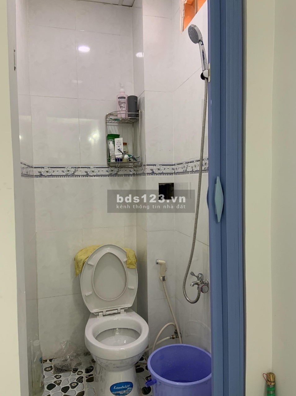 Bán nhà Tân Phú siêu rẻ giá chỉ 1 tỷ 650 triệu có 2 lầu, bao ở. Gọi cho mình 24/7: 0364463839