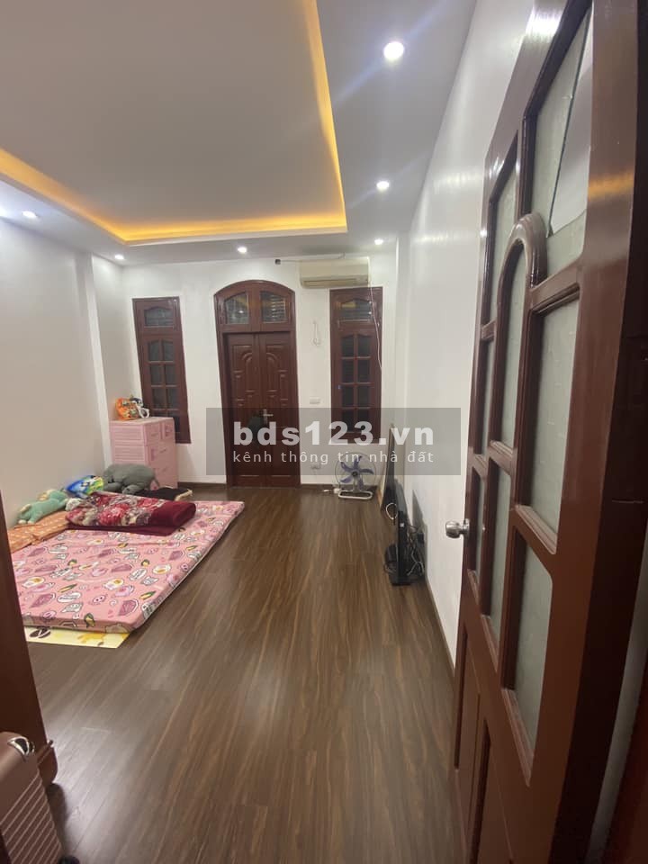 Bán nhà Hoàng Văn Thái, nhà rất đẹp, ngõ thẳng, DT 36m2 - 3.9 tỷ