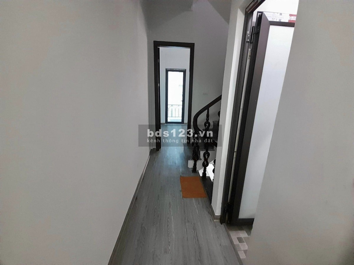 Nhà 3 tỷ bến xe Giáp Bát, Nước Ngầm Quận Hoàng Mai, 35m - 5tầng nở hậu cực đẹp về ở luôn