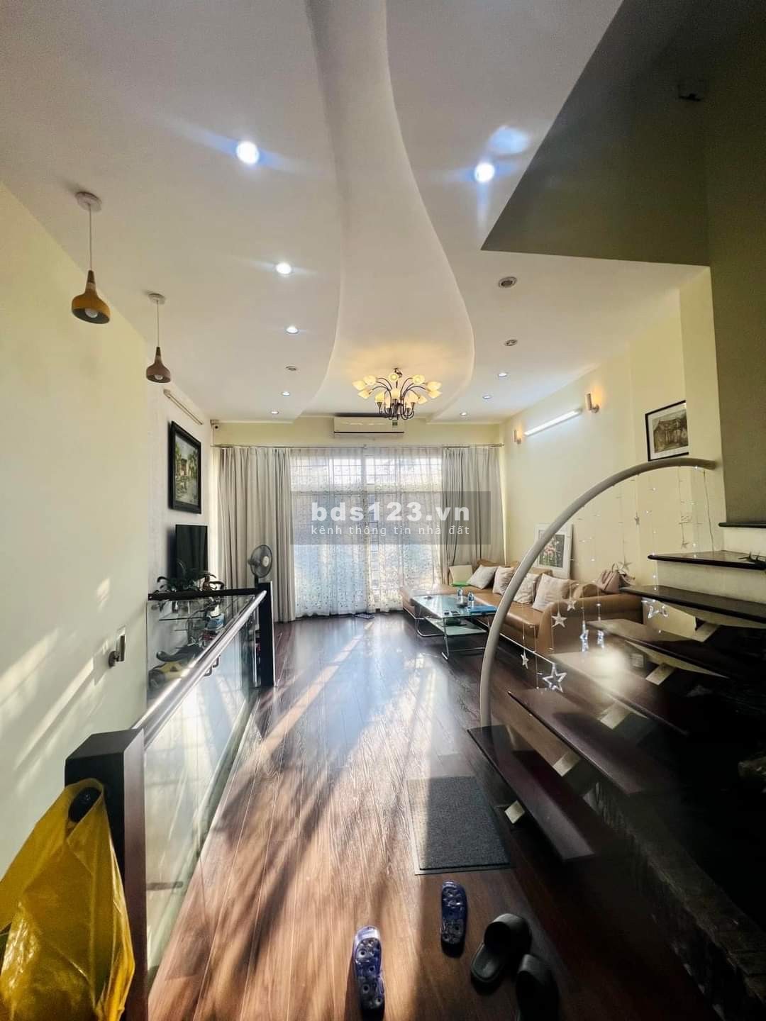 Bán nhà mặt phố tại Đường Nước Phần Lan, Tây Hồ, Hà Nội diện tích 43m2 giá 12.2 Tỷ