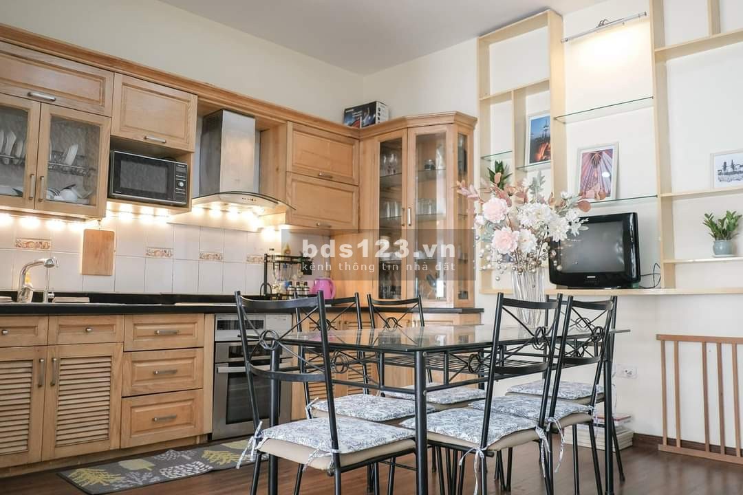Bán nhà mặt phố tại Đường Nước Phần Lan, Tây Hồ, Hà Nội diện tích 43m2 giá 12.2 Tỷ