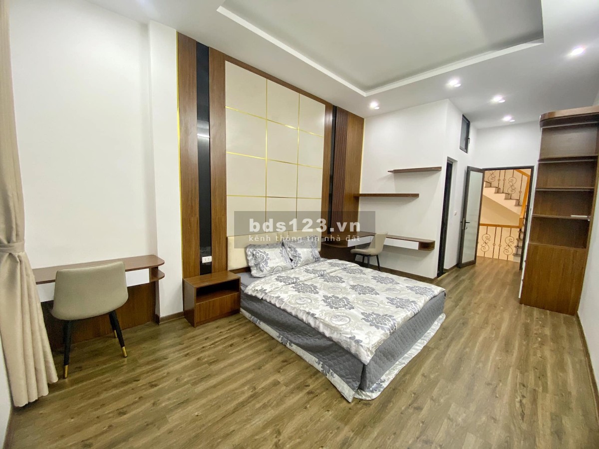 Bán nhà phân lô ô tô tránh, dừng đỗ ngày đêm - Ô chờ thang máy - Full nội thất - MT 3.8m