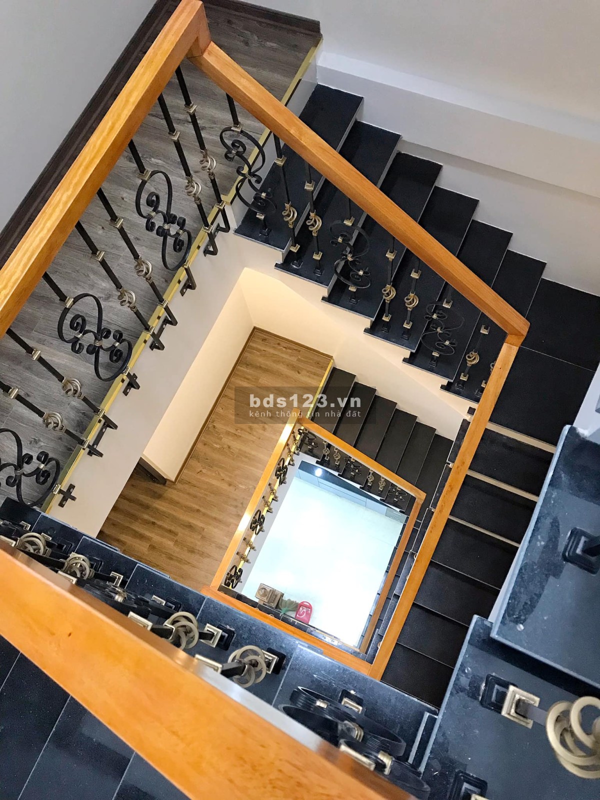 Bán nhà phân lô ô tô tránh, dừng đỗ ngày đêm - Ô chờ thang máy - Full nội thất - MT 3.8m