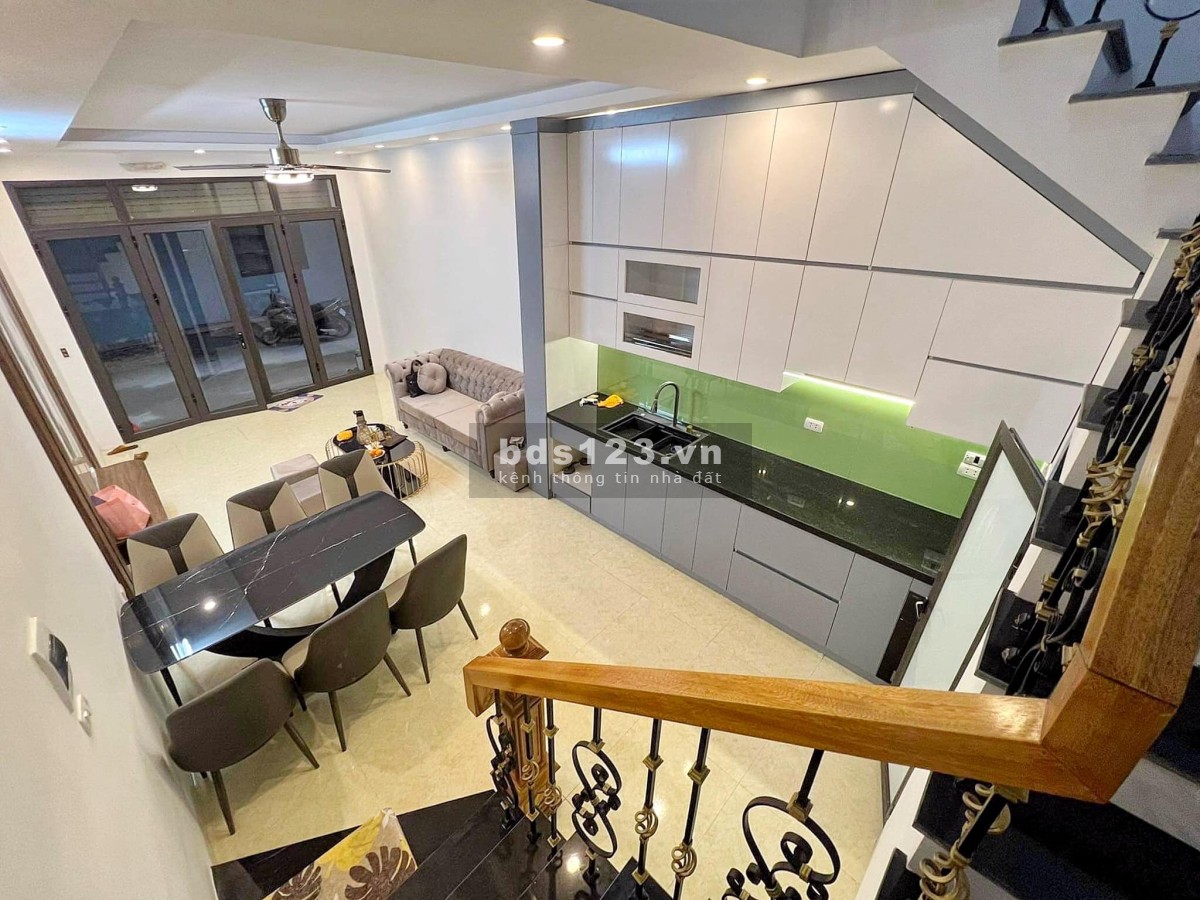Bán nhà phân lô ô tô tránh, dừng đỗ ngày đêm - Ô chờ thang máy - Full nội thất - MT 3.8m
