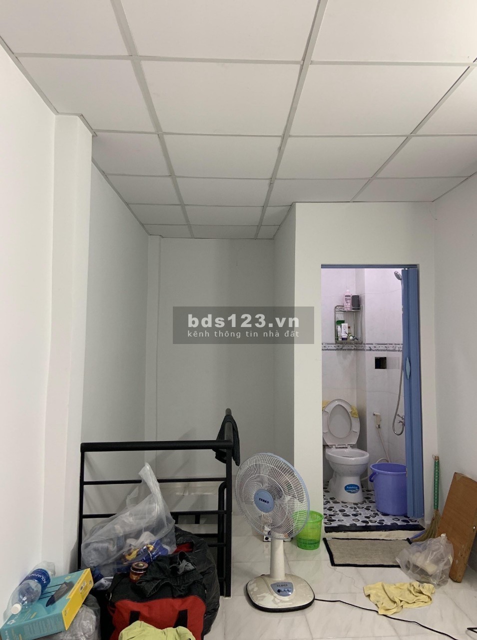 Bán nhà Tân Phú siêu rẻ giá chỉ 1 tỷ 650 triệu có 2 lầu, bao ở. Gọi cho mình 24/7: 0364463839