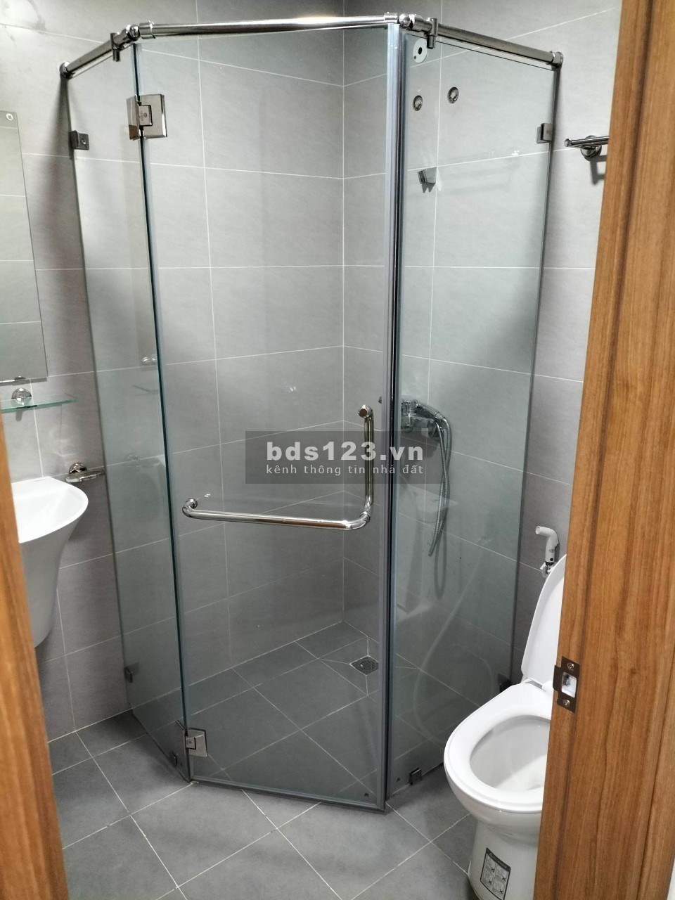 Bán căn hộ Bcons greenview view hồ bơi giá cực rẻ 1,6 tỷ (bao sổ Hồng)