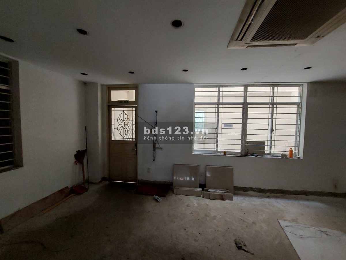 Cho thuê gấp sàn văn phòng tòa Vietinbank Quận 3, DT sàn 100m2-200m2. Giá ~300k/m2