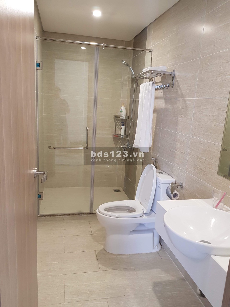 Bán căn hộ view đẹp tại Vinhomes OCP, 2pn + 1, 2vs, giá chỉ 1,8 tỷ (full nội thật) lh 0974.878.742