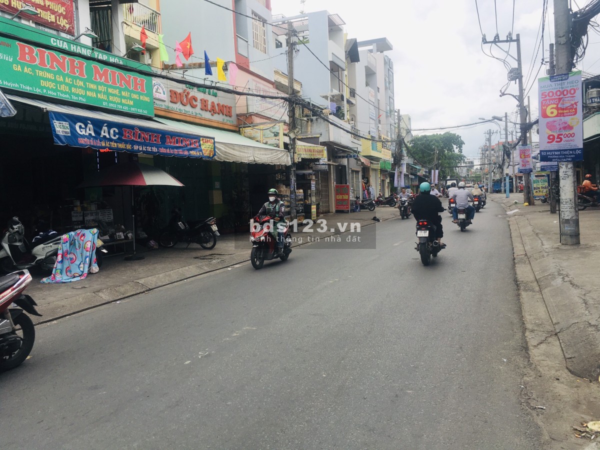 Bán nhà Tân Phú siêu rẻ giá chỉ 1 tỷ 650 triệu có 2 lầu, bao ở. Gọi cho mình 24/7: 0364463839