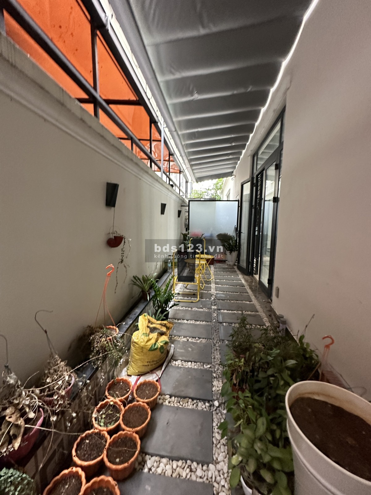 Hoàn thiện nhà liền kề cho thuê tầng 1,2,3,4,5 làm văn phòng vị trí đẹp, trung tâm trong Vinhomes
