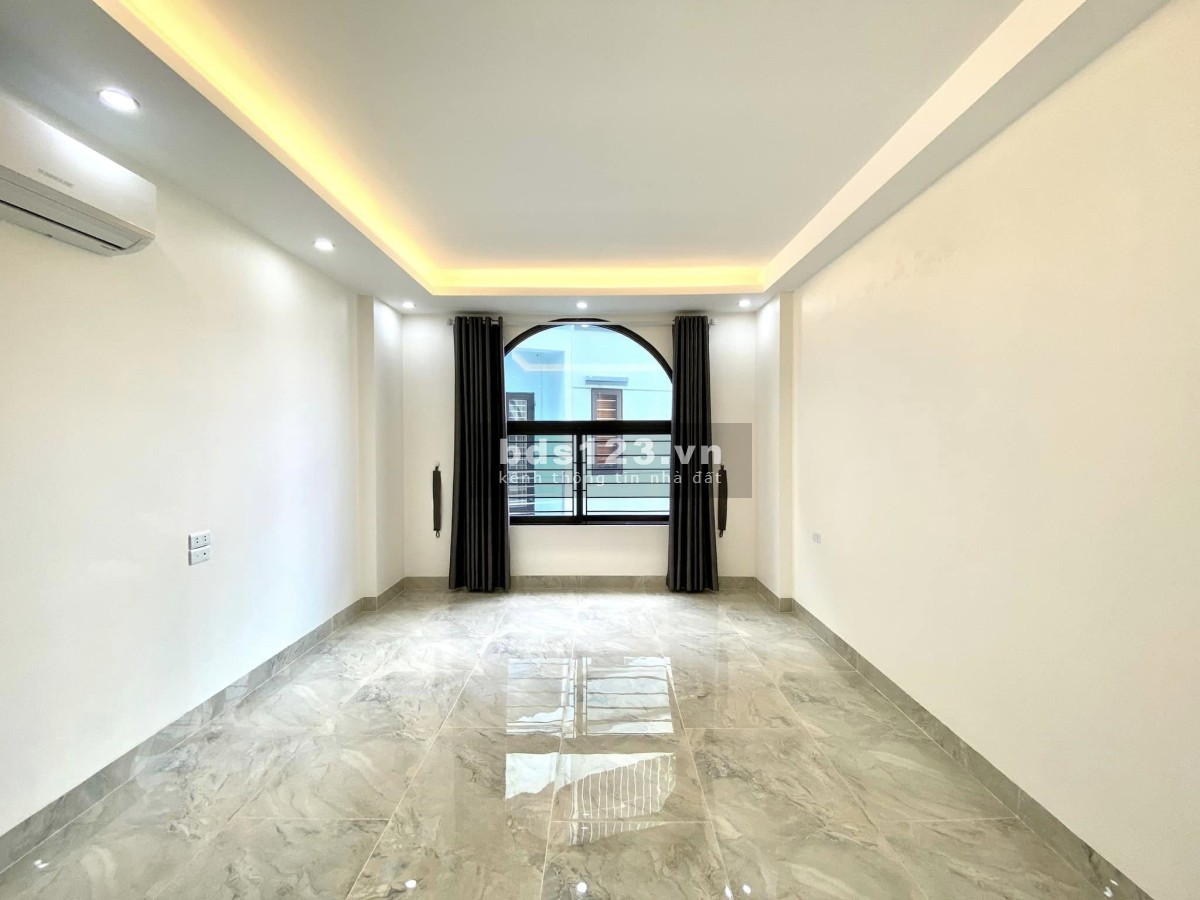 Bán nhà Nguyễn Văn Cừ - Long Biên - Kinh doanh - diện tích 36m2 - 5 tầng - 3 tỷ 9