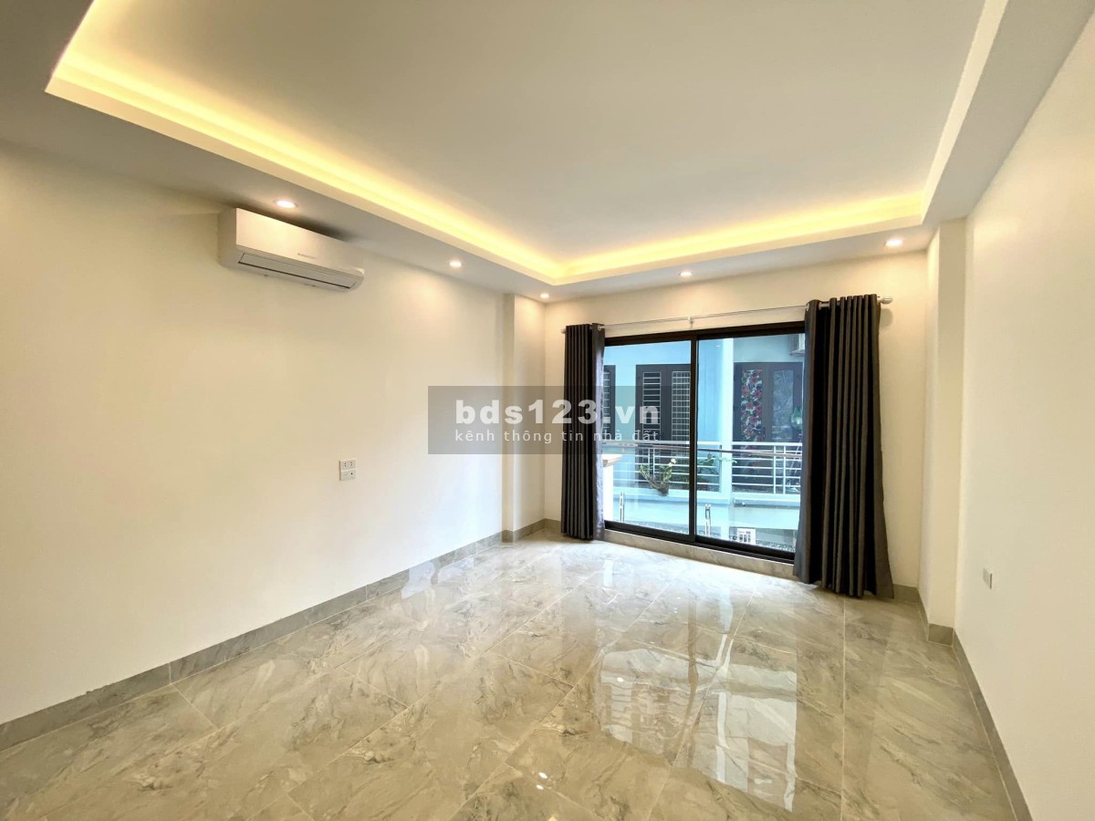 Bán nhà Nguyễn Văn Cừ - Long Biên - Kinh doanh - diện tích 36m2 - 5 tầng - 3 tỷ 9