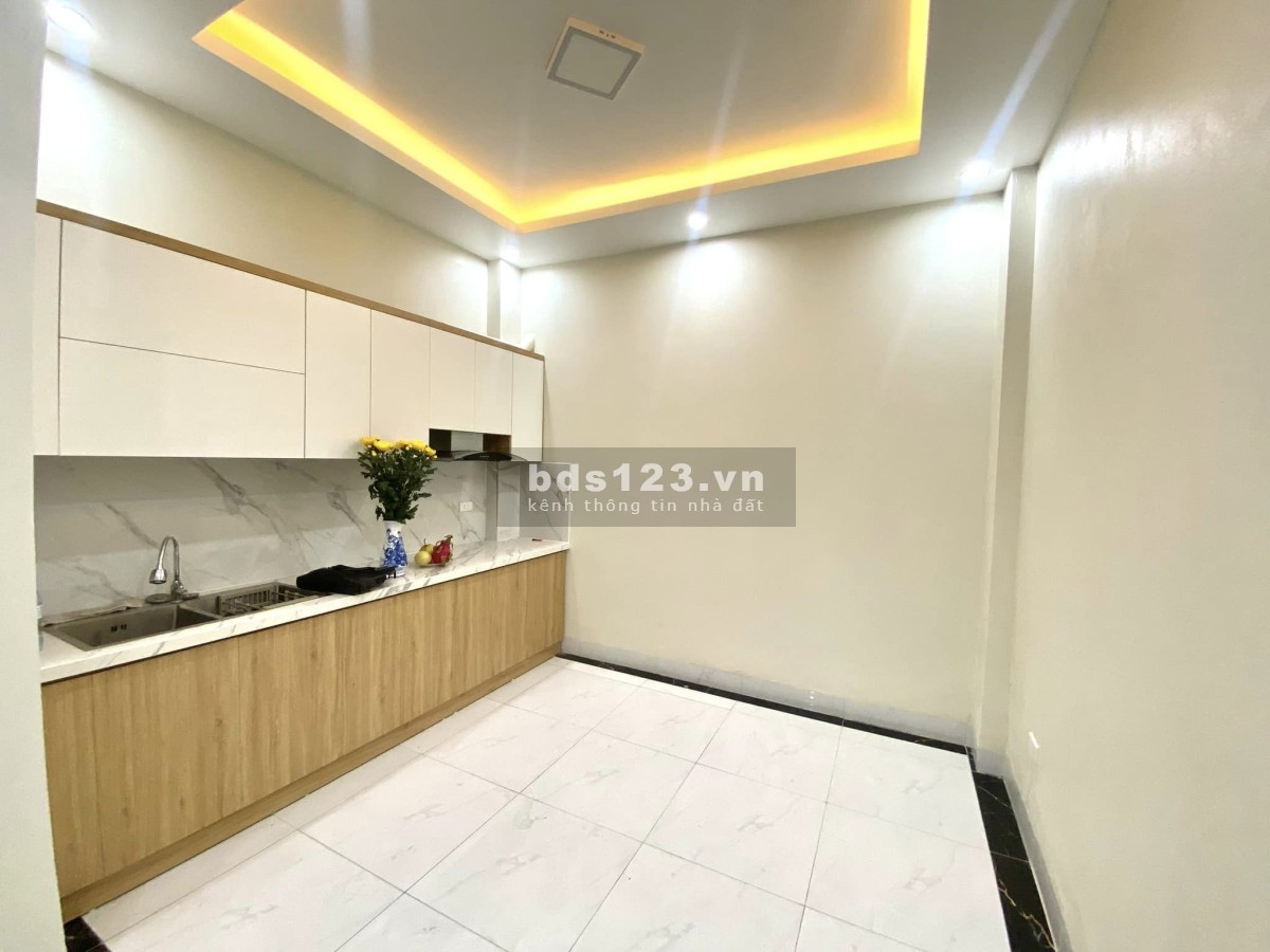 Bán nhà Nguyễn Văn Cừ - Long Biên - Kinh doanh - diện tích 36m2 - 5 tầng - 3 tỷ 9