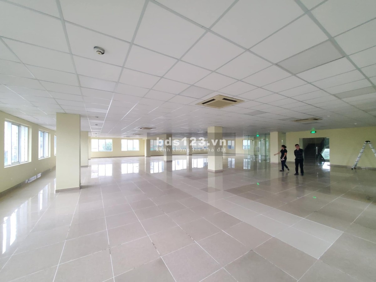 Cho thuê văn phòng đẹp đường Láng, diện tích đa dạng 70 - 400m2. Từ 11usd / m2