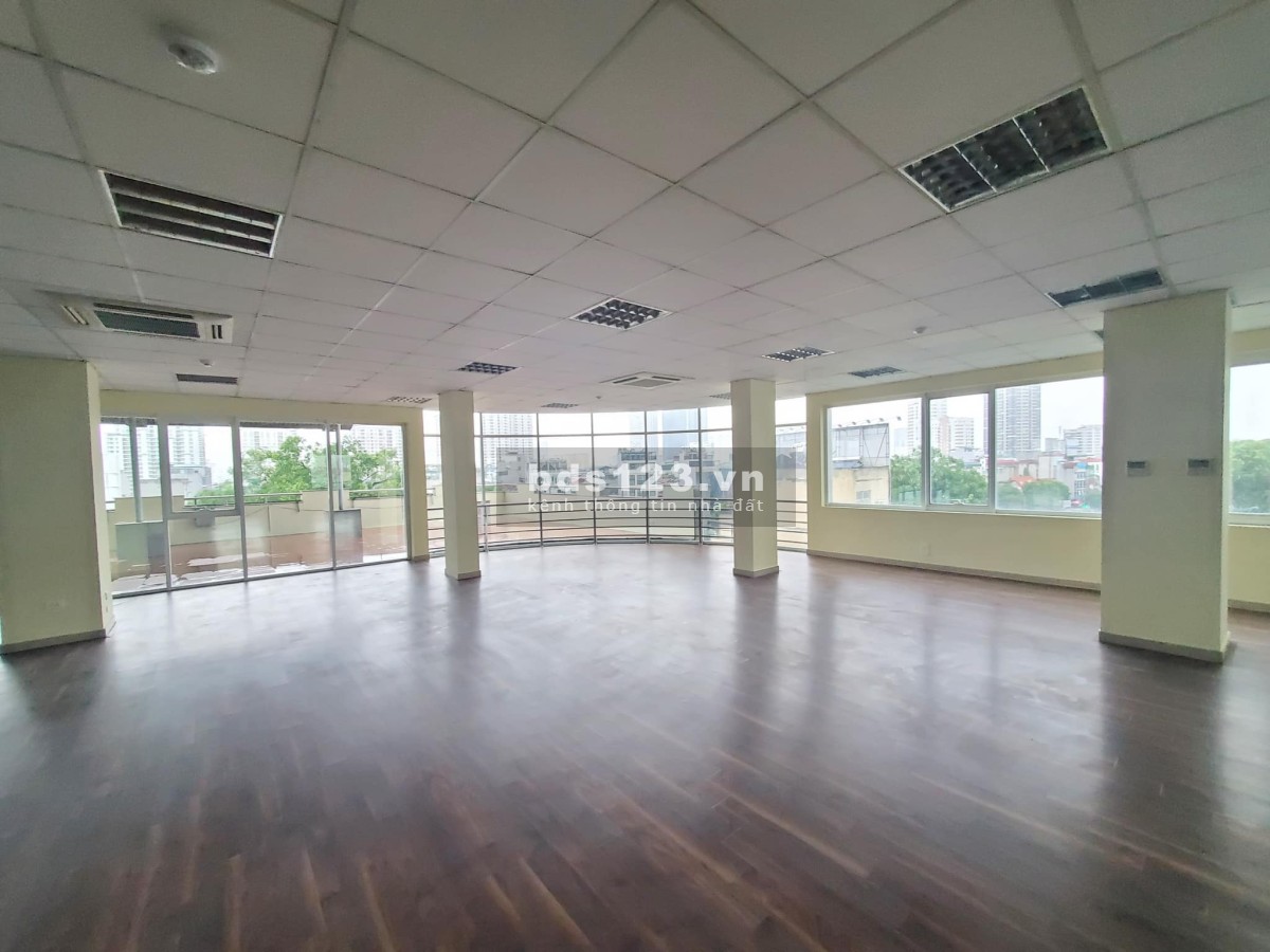 Cho thuê văn phòng đẹp đường Láng, diện tích đa dạng 70 - 400m2. Từ 11usd / m2