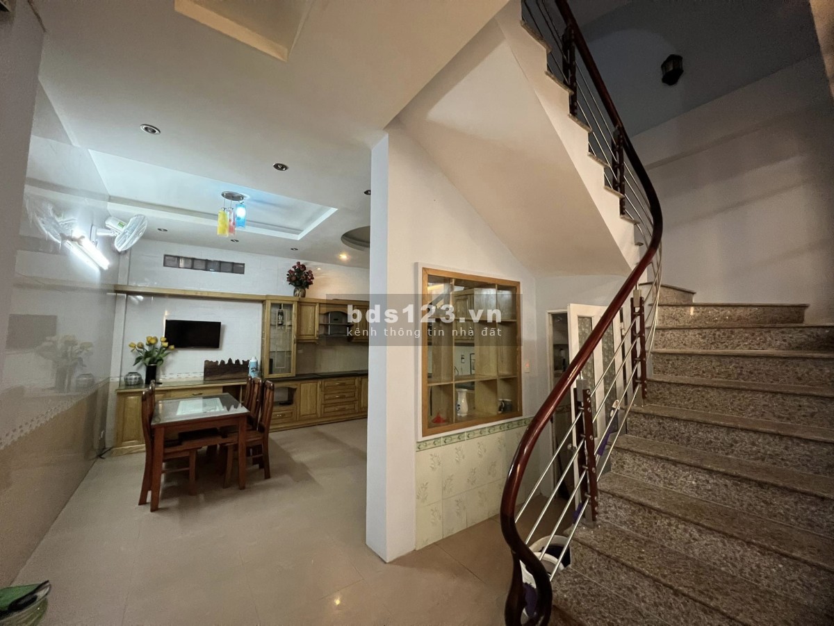 Chính chủ cần bán gấp nhà phân lô, ô tô đỗ cửa Bế Văn Đàn, Hà Đông