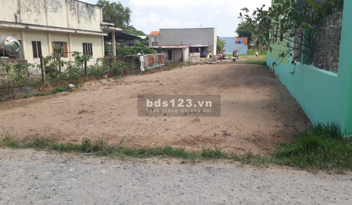 Cần tìm tuổi thìn tuổi dậu tuổi tuất tuổi sửu hợp mệnh bán đất lô ở Dĩ An 200m2 giá 1tỷ